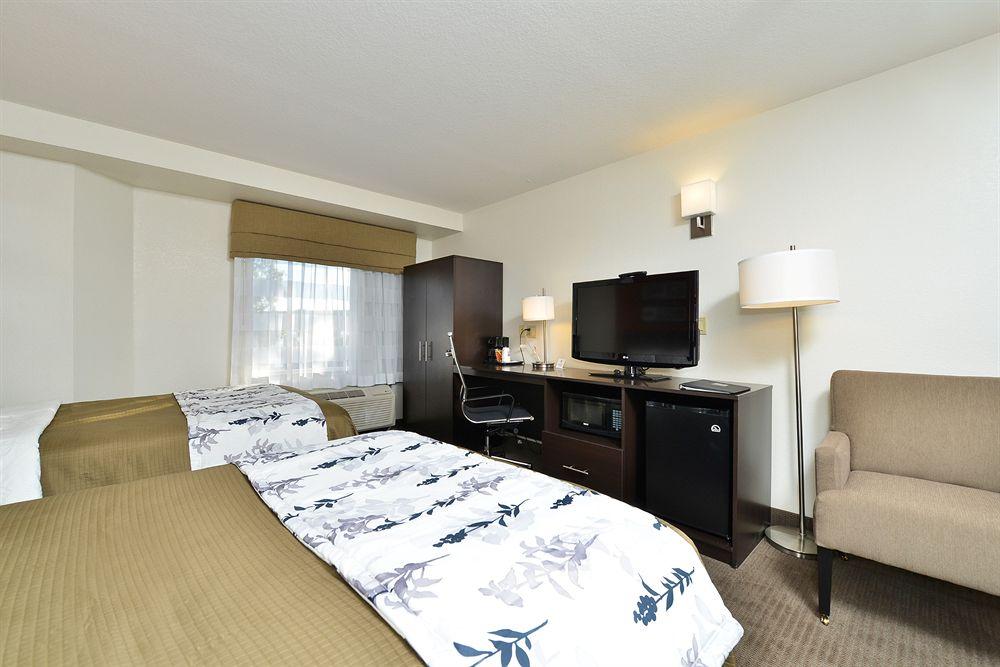 Sleep Inn & Suites Riverfront Елентън Екстериор снимка