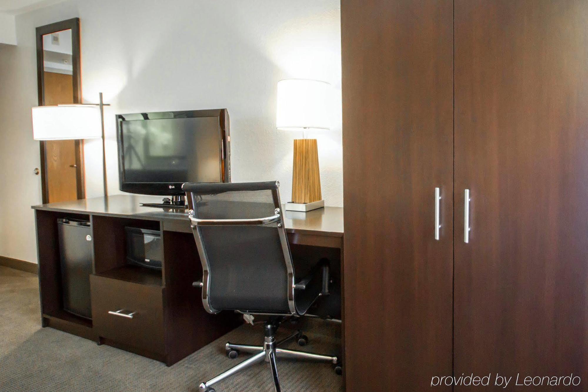 Sleep Inn & Suites Riverfront Елентън Екстериор снимка