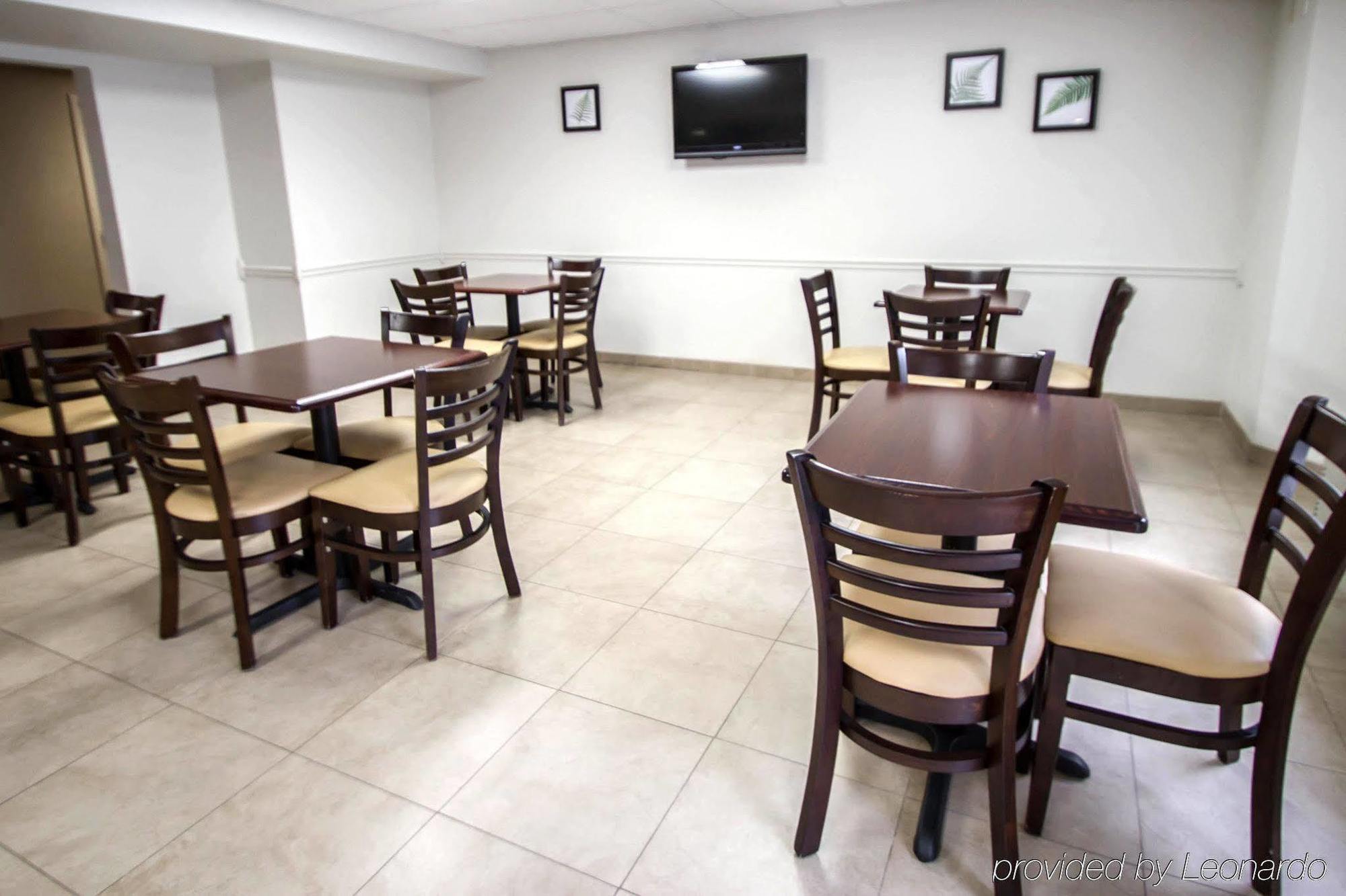 Sleep Inn & Suites Riverfront Елентън Екстериор снимка
