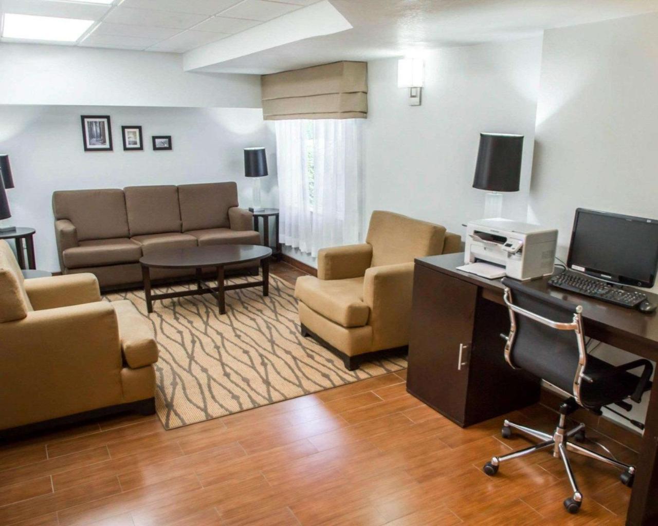Sleep Inn & Suites Riverfront Елентън Екстериор снимка